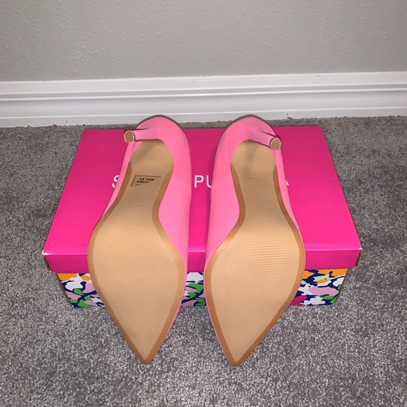 ❗️SOLD❗️NIB Hot Pink Shoe Republic Heels - Picture 3 of 4